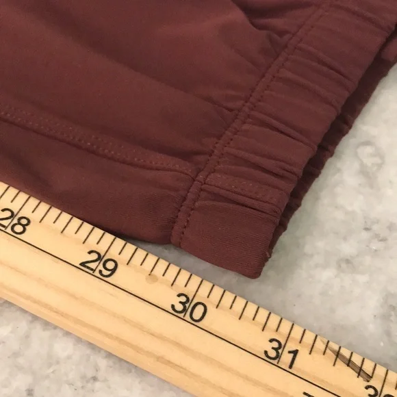 CRZ Yoga Joggers Mens Large Burgundy Pants Golf Running Pockets Athletic Travel - Picture 11 of 11